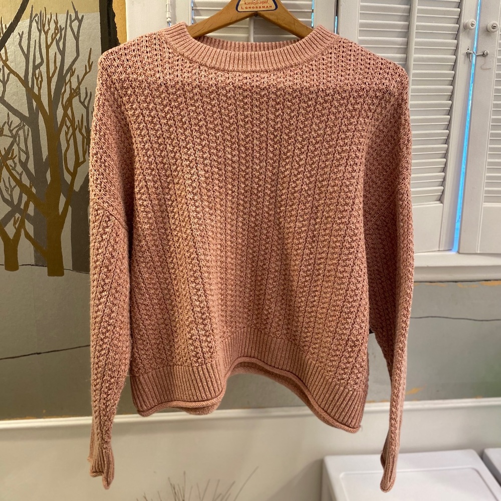 Universal thread knit pullover